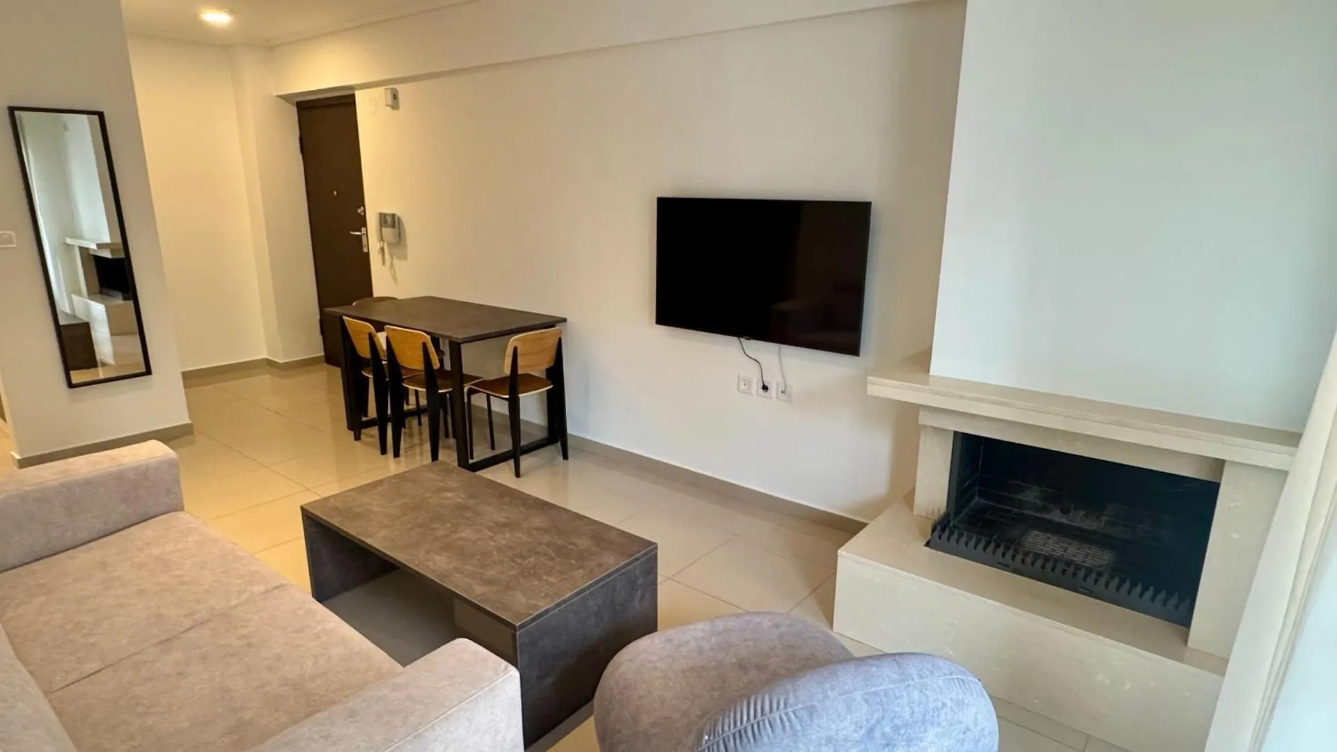 Icon Apartments سالونيك